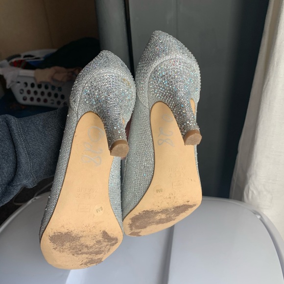 Silver heels - Picture 4 of 4